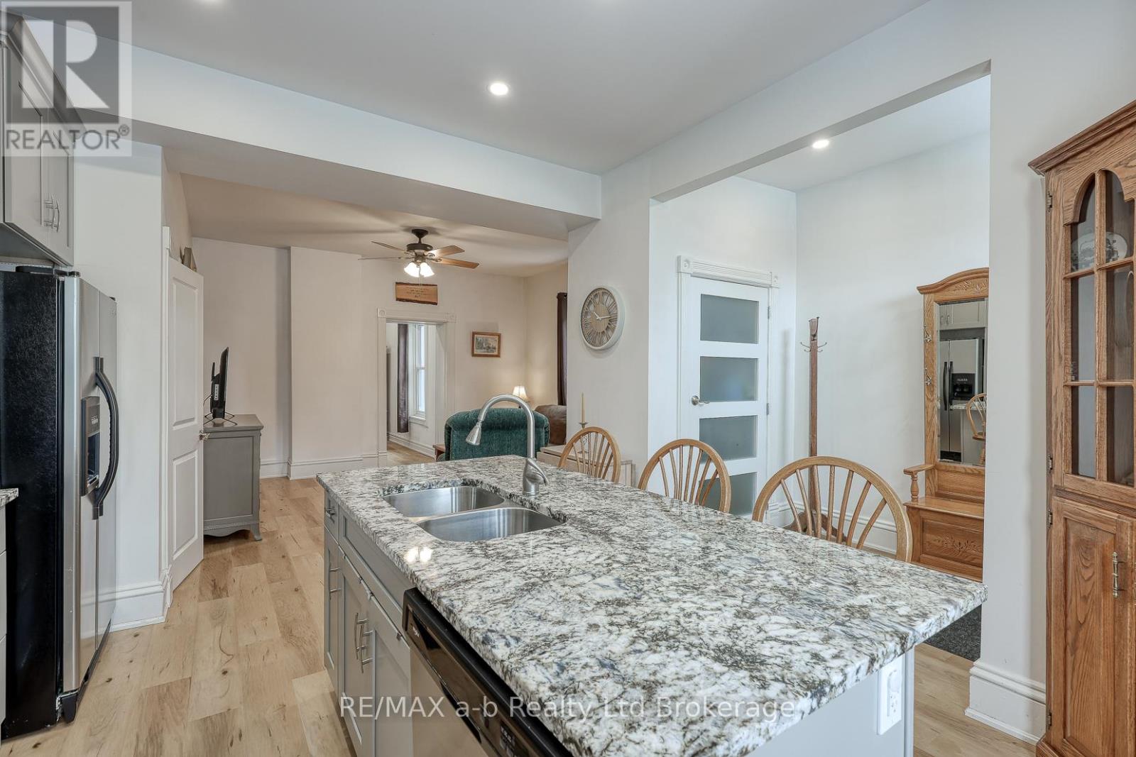 550 Mary Street, Woodstock, Ontario  N4S 4S9 - Photo 8 - X12817906