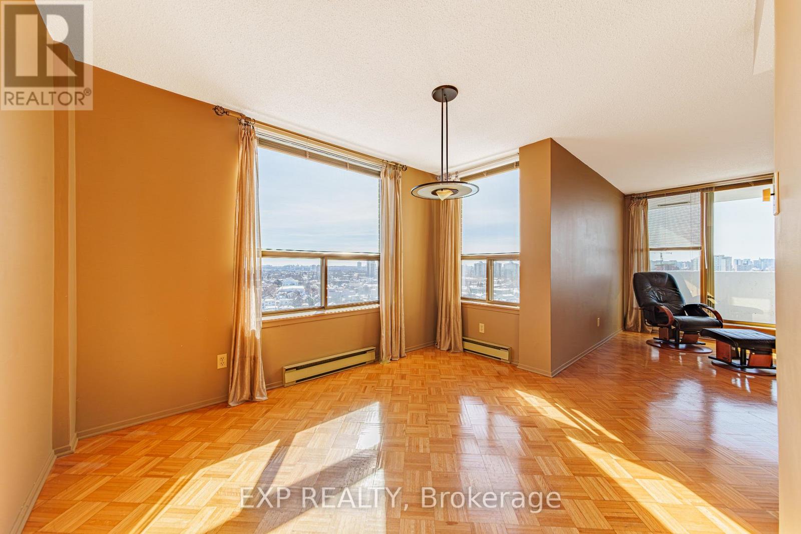 1610 - 200 Lafontaine Avenue, Ottawa, Ontario  K1L 8K8 - Photo 10 - X12817920