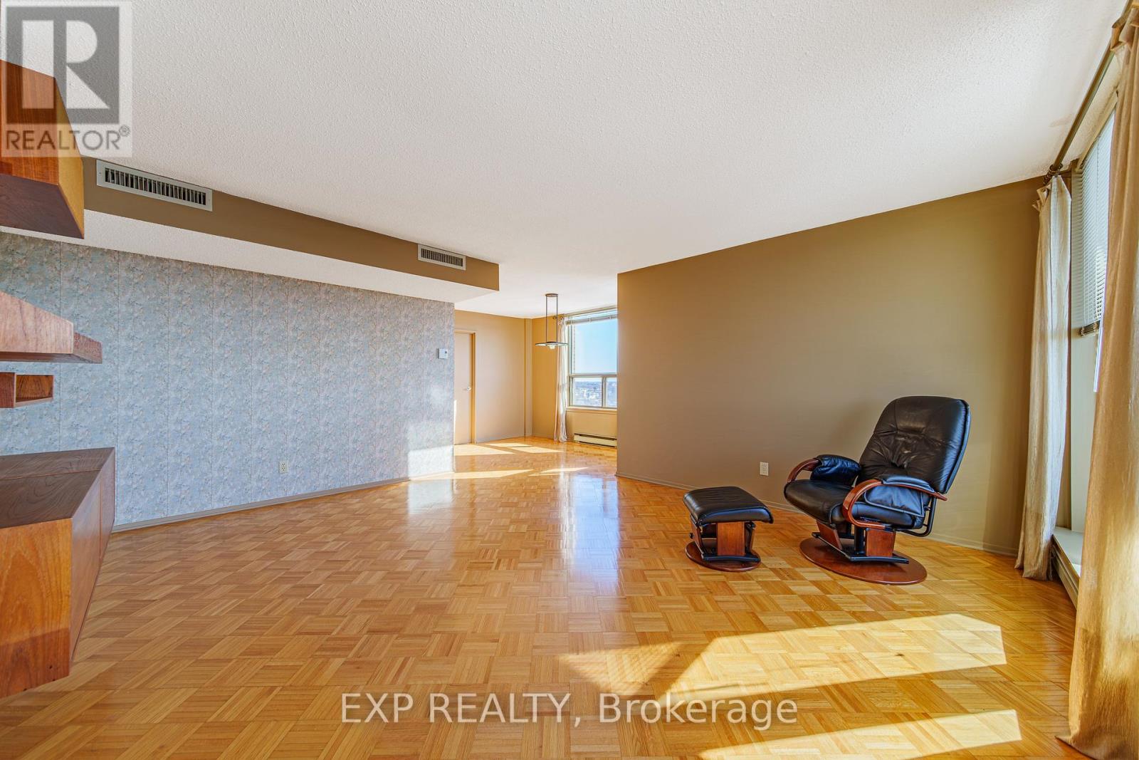 1610 - 200 Lafontaine Avenue, Ottawa, Ontario  K1L 8K8 - Photo 13 - X12817920