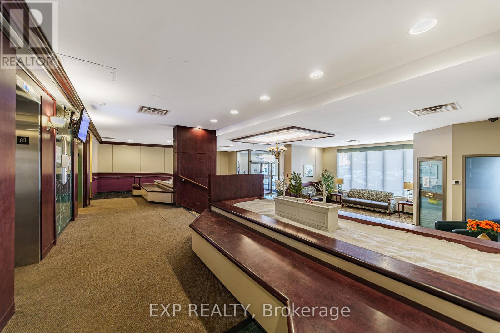 1610 - 200 Lafontaine Avenue, Ottawa, Ontario  K1L 8K8 - Photo 4 - X12817920