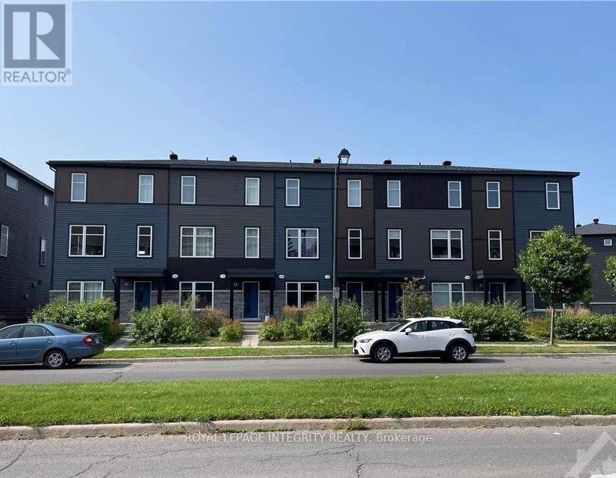 51 Lakepointe Drive, Ottawa, Ontario  K4A 3W6 - Photo 2 - X12817934