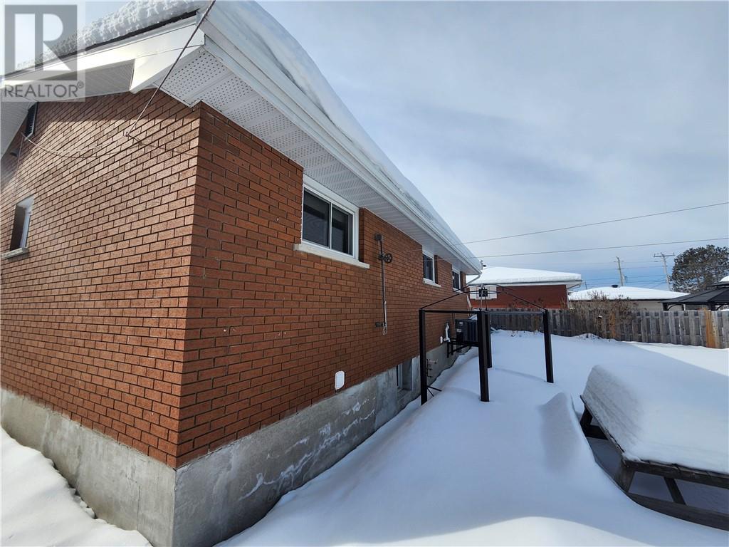 9 Falcon Street, Chelmsford, Ontario  P0M 1L0 - Photo 8 - 2126554