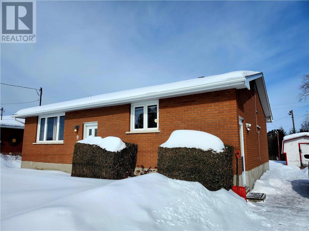 9 Falcon Street, Chelmsford, Ontario  P0M 1L0 - Photo 6 - 2126554