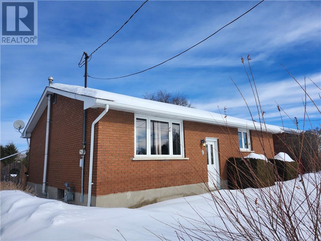 9 Falcon Street, Chelmsford, Ontario  P0M 1L0 - Photo 5 - 2126554