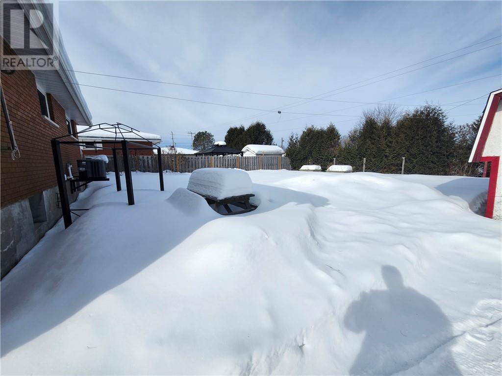 9 Falcon Street, Chelmsford, Ontario  P0M 1L0 - Photo 7 - 2126554