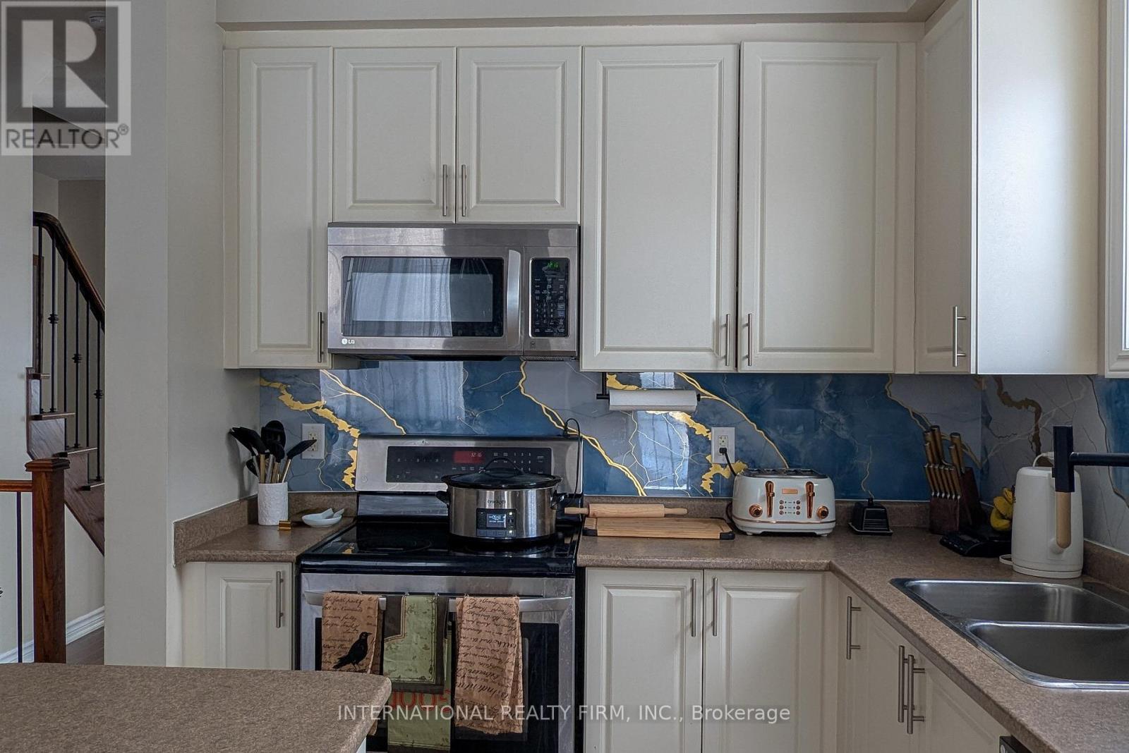 180 Mcbride Avenue, Clarington, Ontario  L1C 0J4 - Photo 10 - E12817916