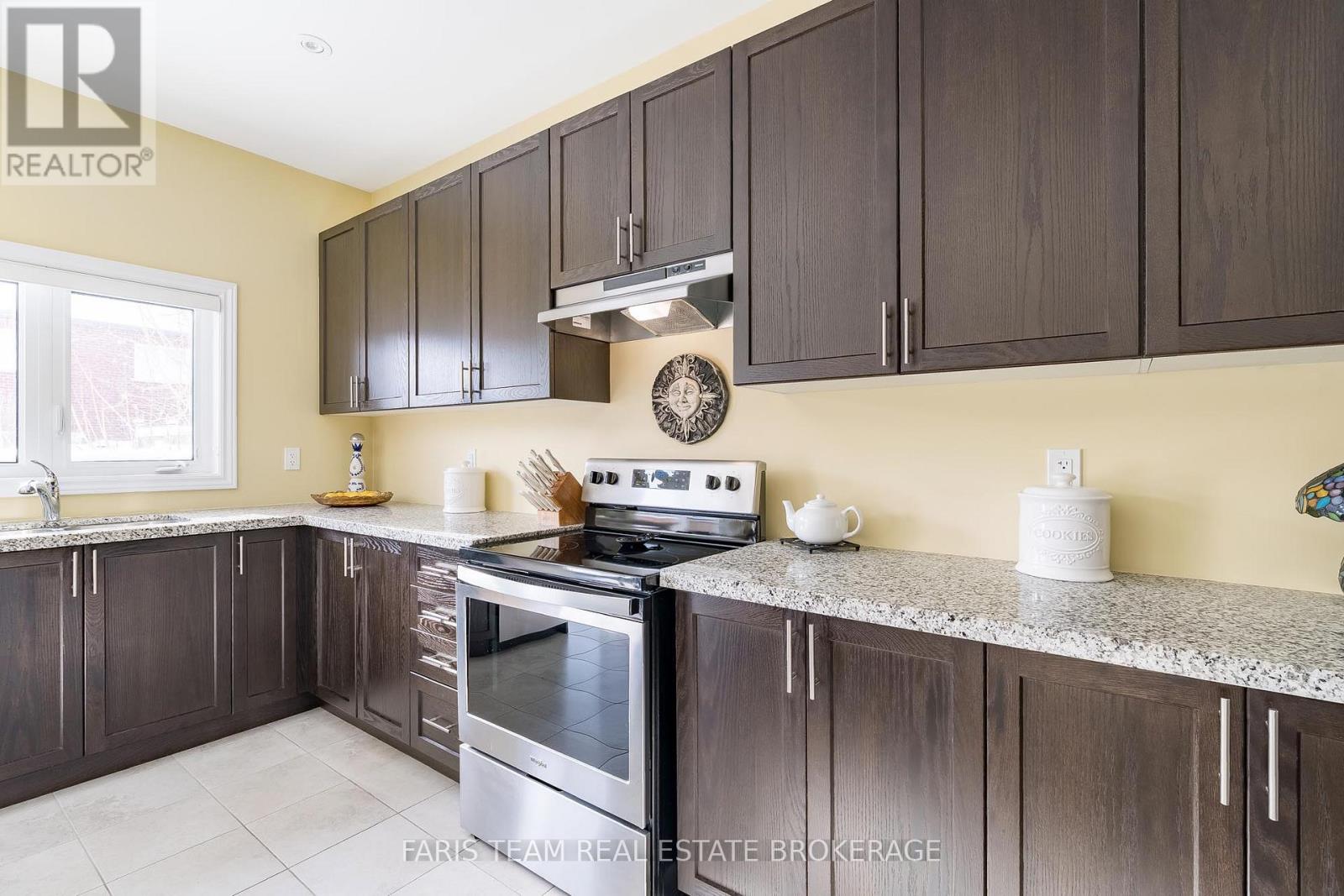 1041 Wickham Road, Innisfil, Ontario  L9S 0N5 - Photo 10 - N12817918