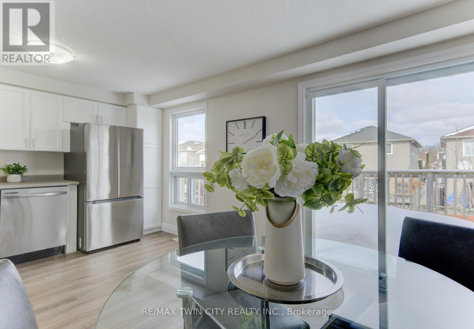 68 Max Becker Drive, Kitchener, Ontario  N2E 3V8 - Photo 11 - X12817900