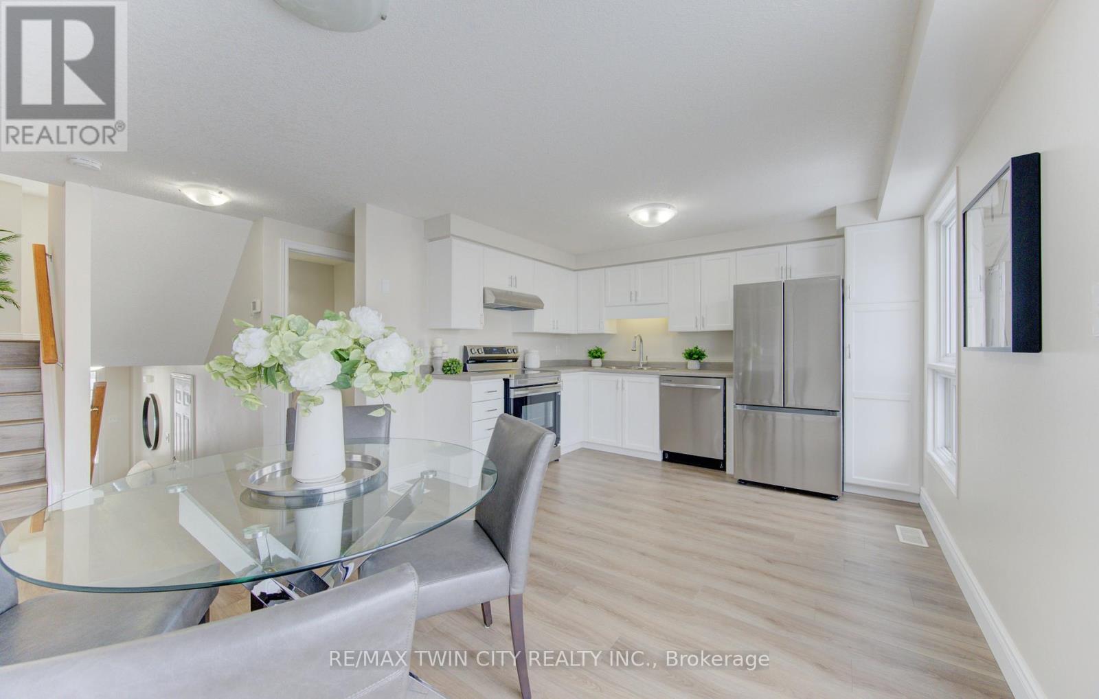 68 Max Becker Drive, Kitchener, Ontario  N2E 3V8 - Photo 12 - X12817900