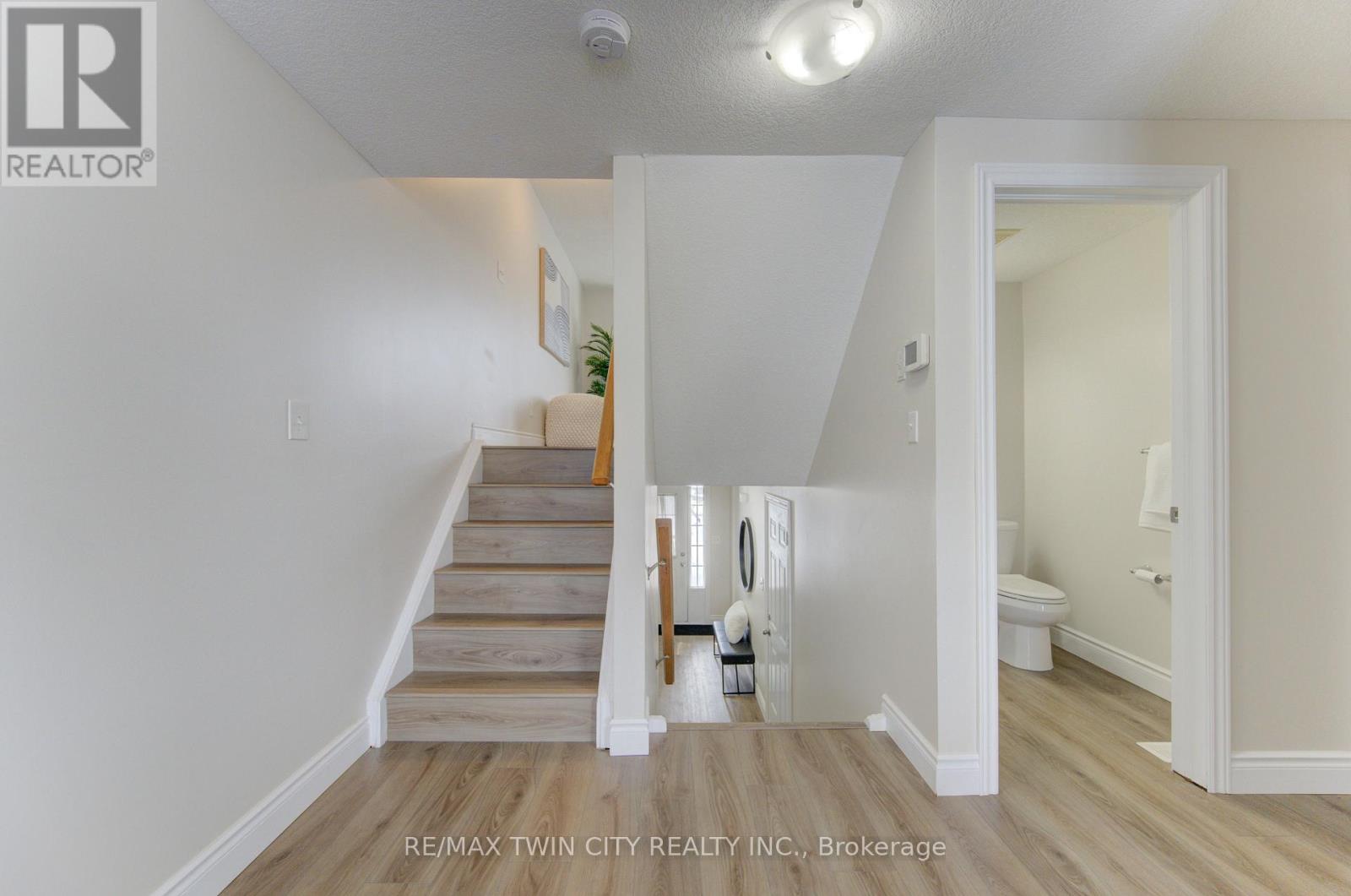 68 Max Becker Drive, Kitchener, Ontario  N2E 3V8 - Photo 17 - X12817900