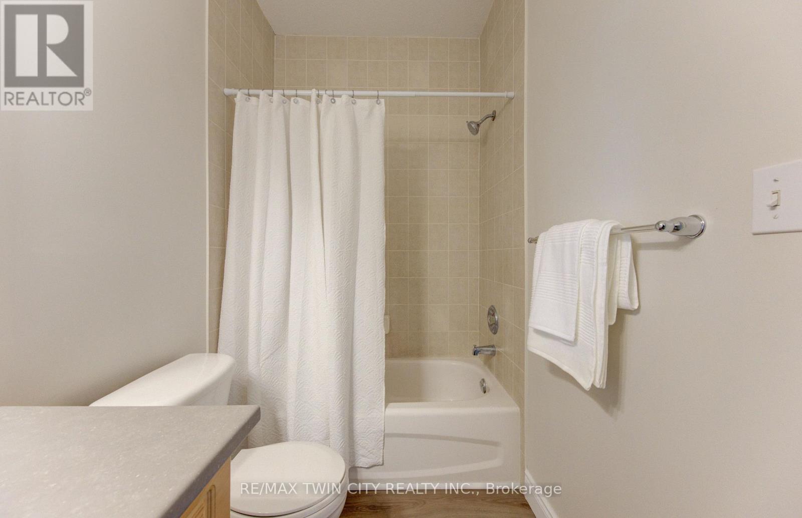 68 Max Becker Drive, Kitchener, Ontario  N2E 3V8 - Photo 25 - X12817900