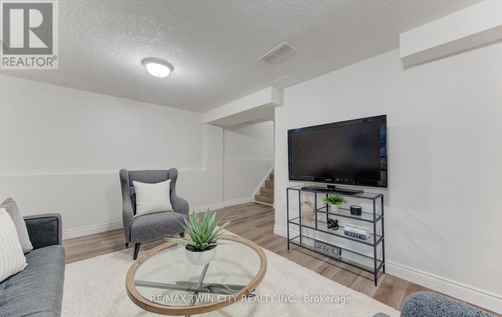 68 Max Becker Drive, Kitchener, Ontario  N2E 3V8 - Photo 34 - X12817900