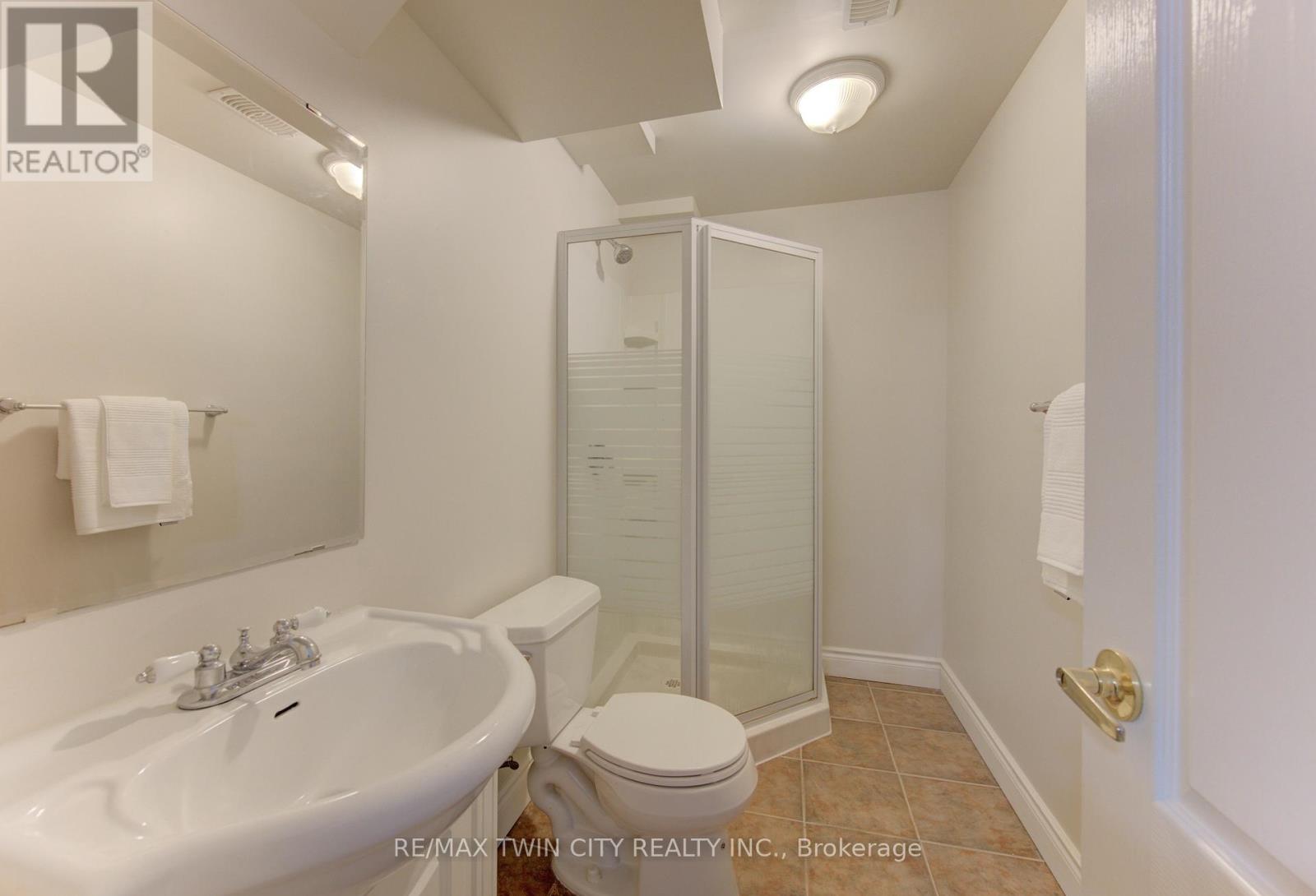 68 Max Becker Drive, Kitchener, Ontario  N2E 3V8 - Photo 35 - X12817900