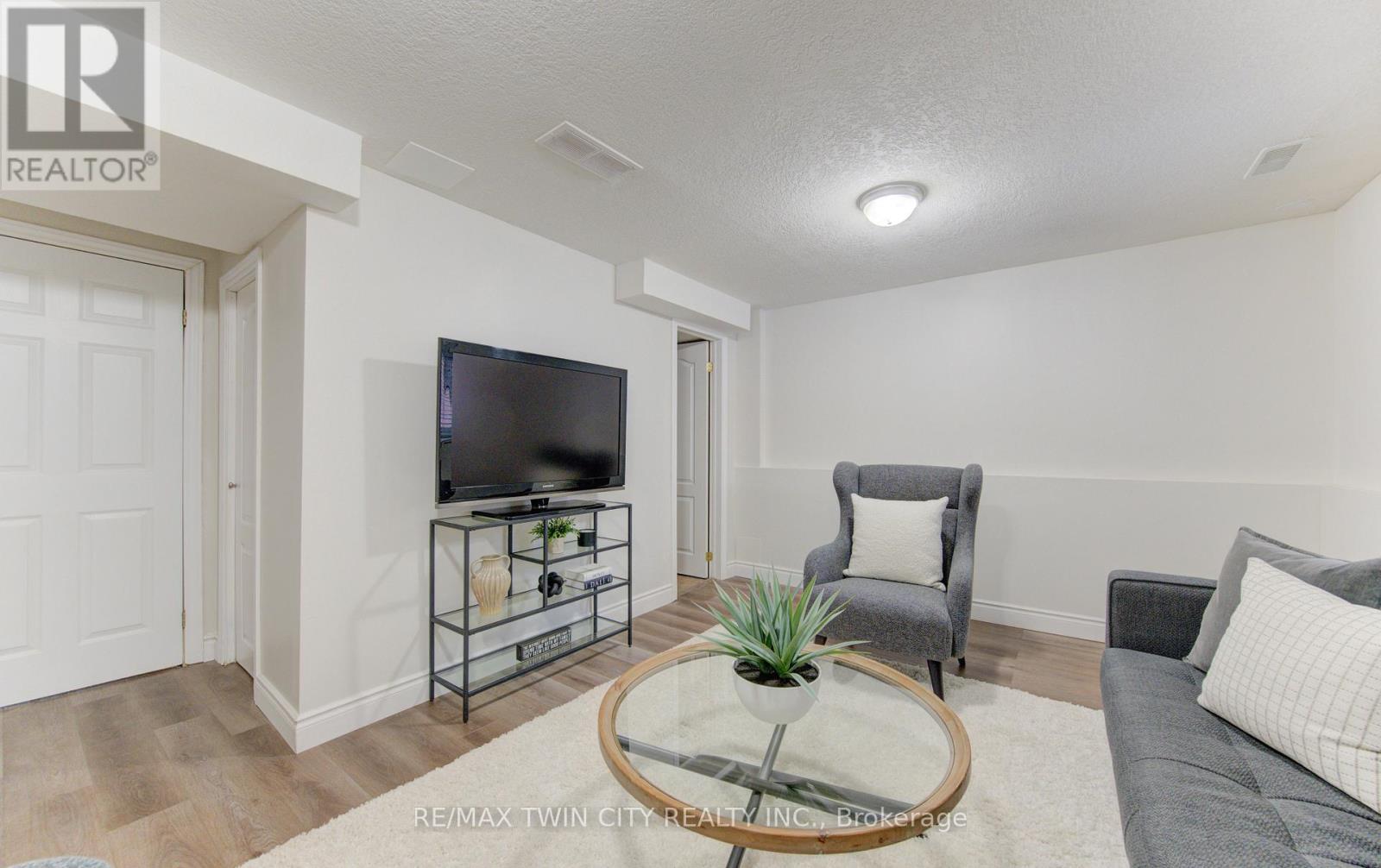 68 Max Becker Drive, Kitchener, Ontario  N2E 3V8 - Photo 36 - X12817900