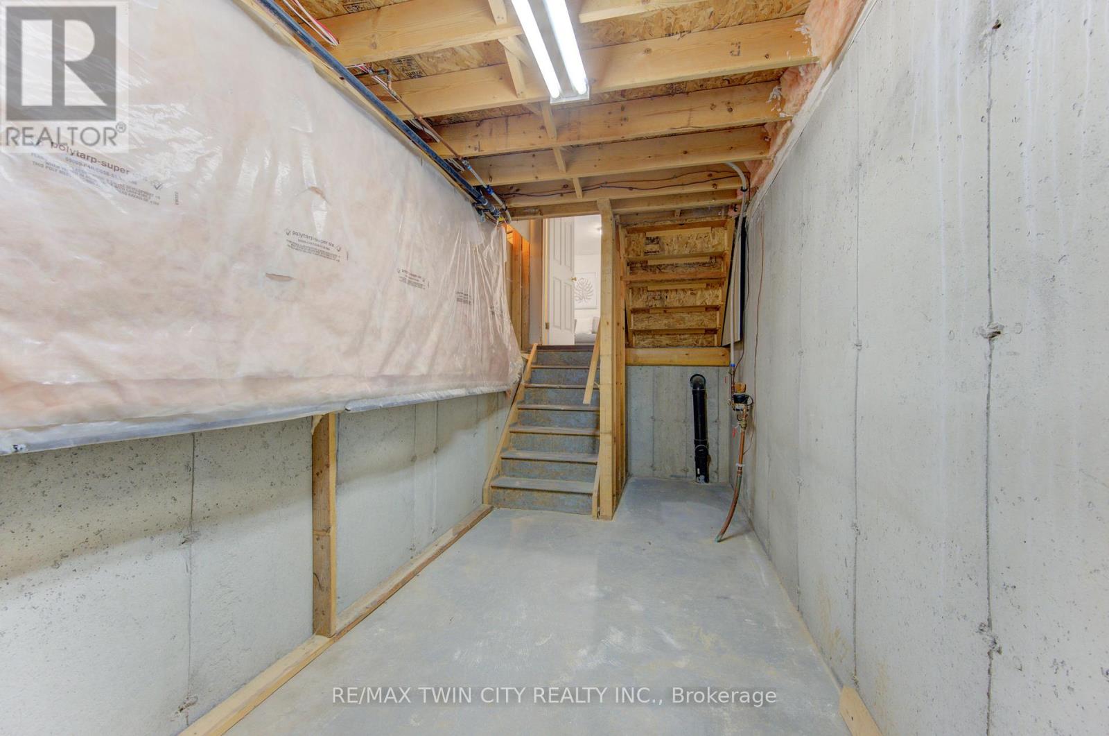 68 Max Becker Drive, Kitchener, Ontario  N2E 3V8 - Photo 37 - X12817900