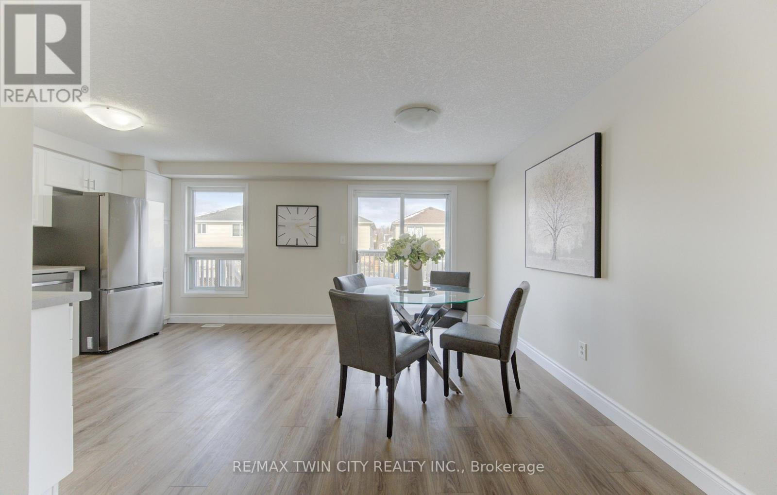 68 Max Becker Drive, Kitchener, Ontario  N2E 3V8 - Photo 5 - X12817900