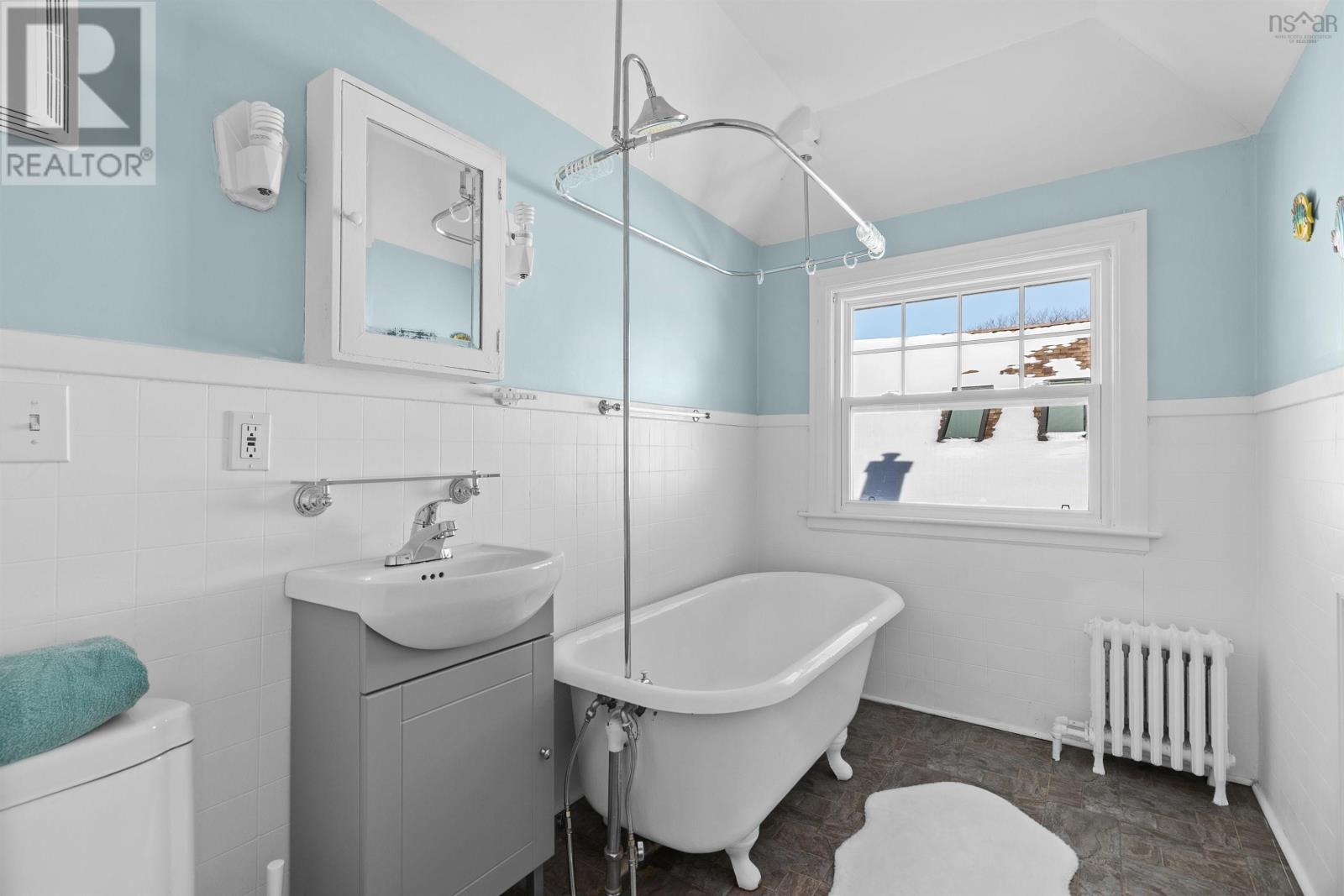 1588 Chestnut Street, Halifax, Nova Scotia  B3H 3T2 - Photo 17 - 202603226