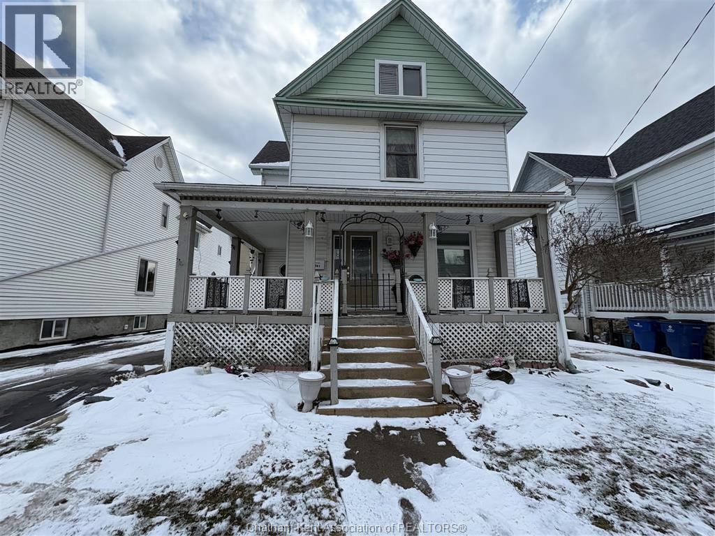 MLS# 26003938: 282 Queen STREET, Chatham, Canada