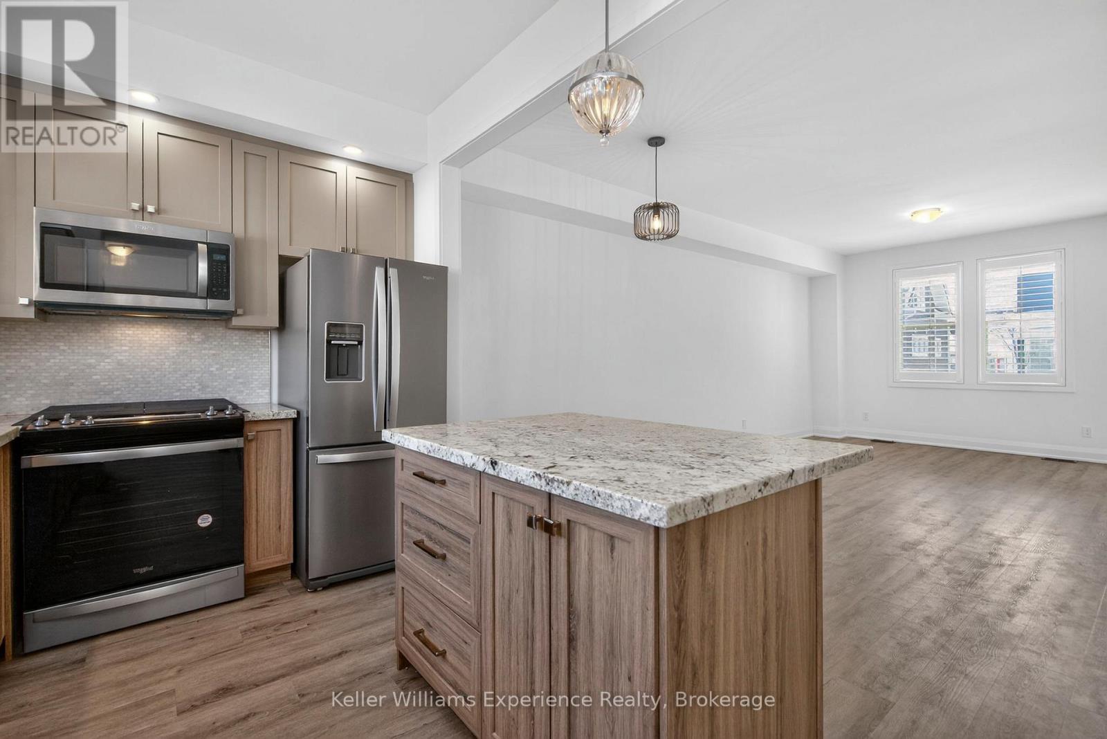 10 Danielle Crescent, Midland, Ontario L4R 0H3 - Photo 3 - S12817972