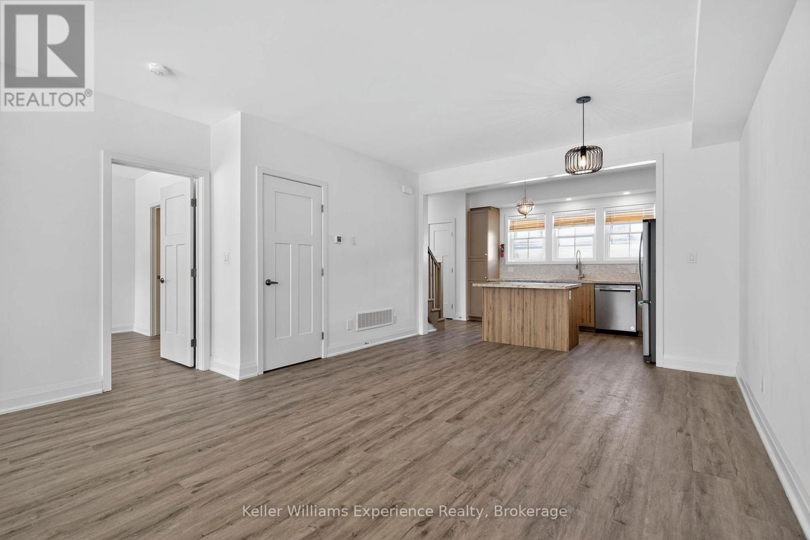 10 Danielle Crescent, Midland, Ontario L4R 0H3 - Photo 4 - S12817972