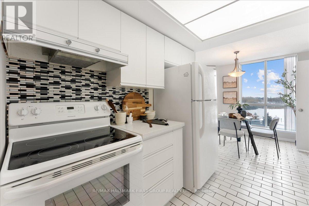 602 - 360 Watson Street W, Whitby, Ontario L1N 9G2 - Photo 12 - E12818012