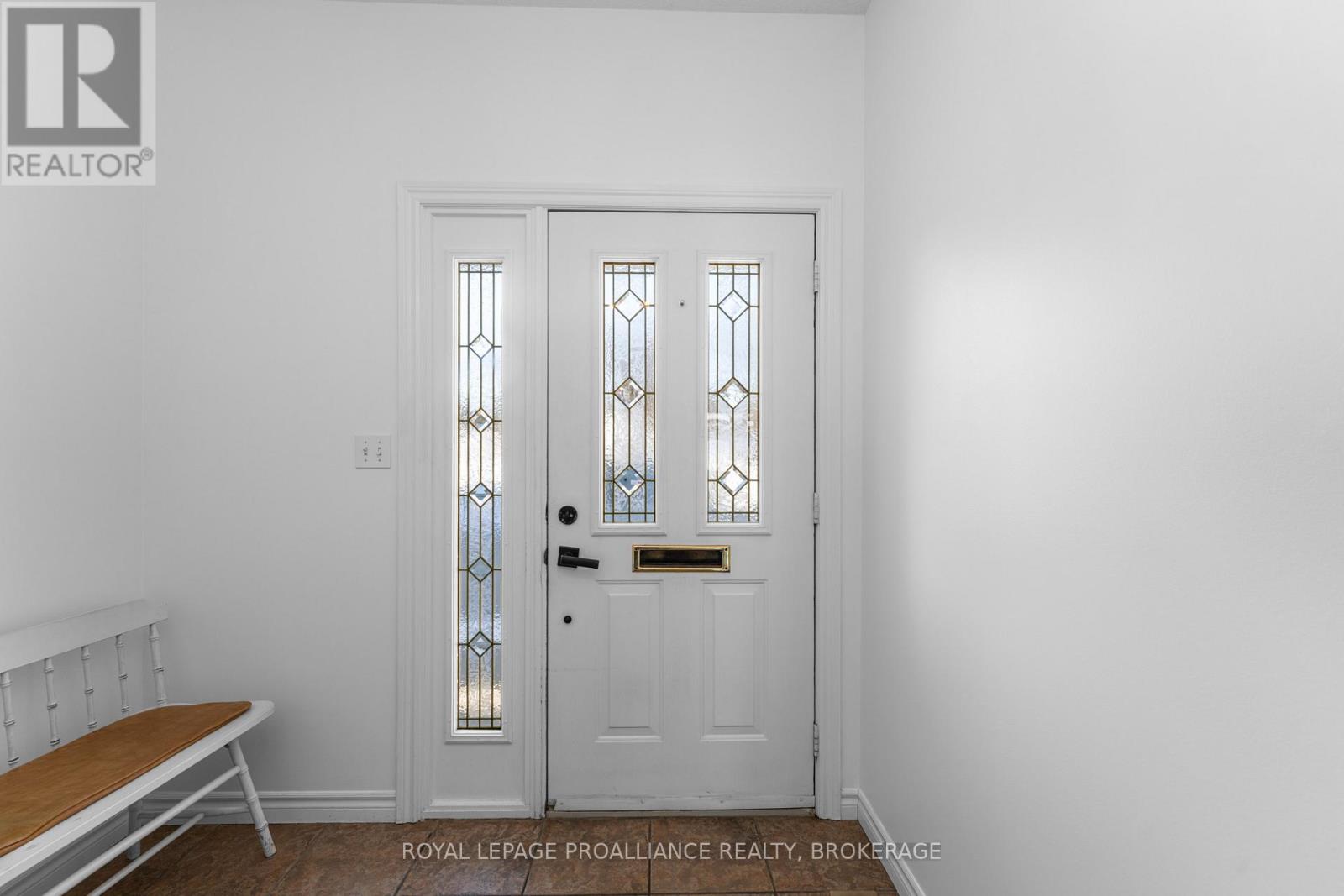 39 Mowat Avenue, Kingston (Central City West), Ontario  K7M 8Y8 - Photo 2 - X12817964