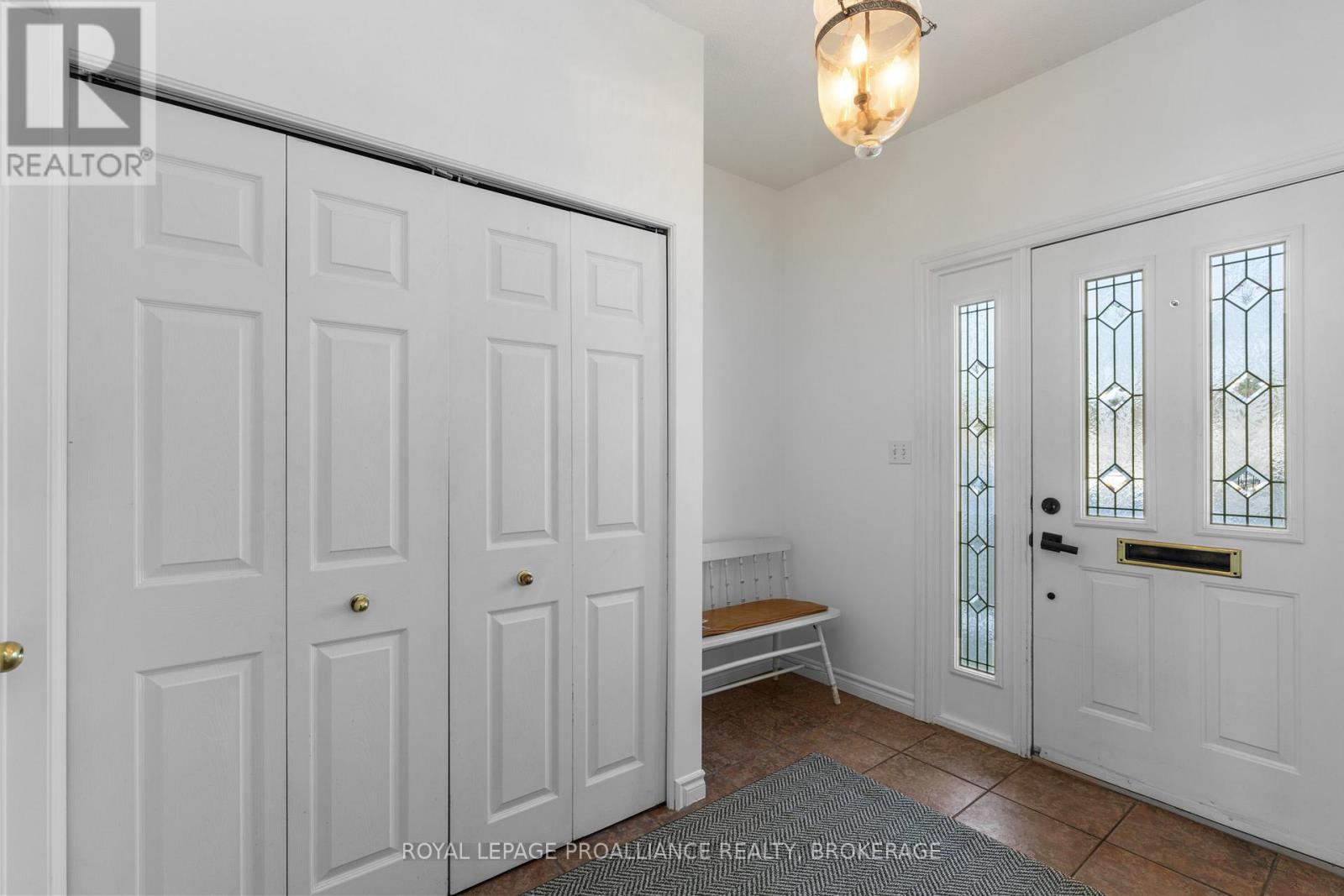 39 Mowat Avenue, Kingston (Central City West), Ontario  K7M 8Y8 - Photo 3 - X12817964