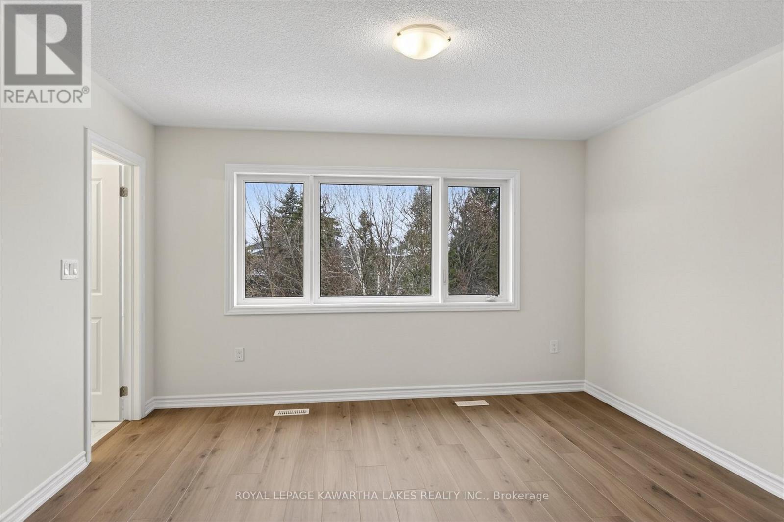 77 Watts Mew, Kawartha Lakes (Lindsay), Ontario  K9V 0T3 - Photo 25 - X12817954