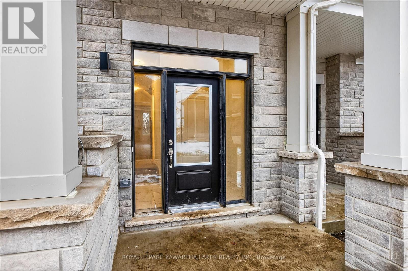 77 Watts Mew, Kawartha Lakes (Lindsay), Ontario  K9V 0T3 - Photo 4 - X12817954