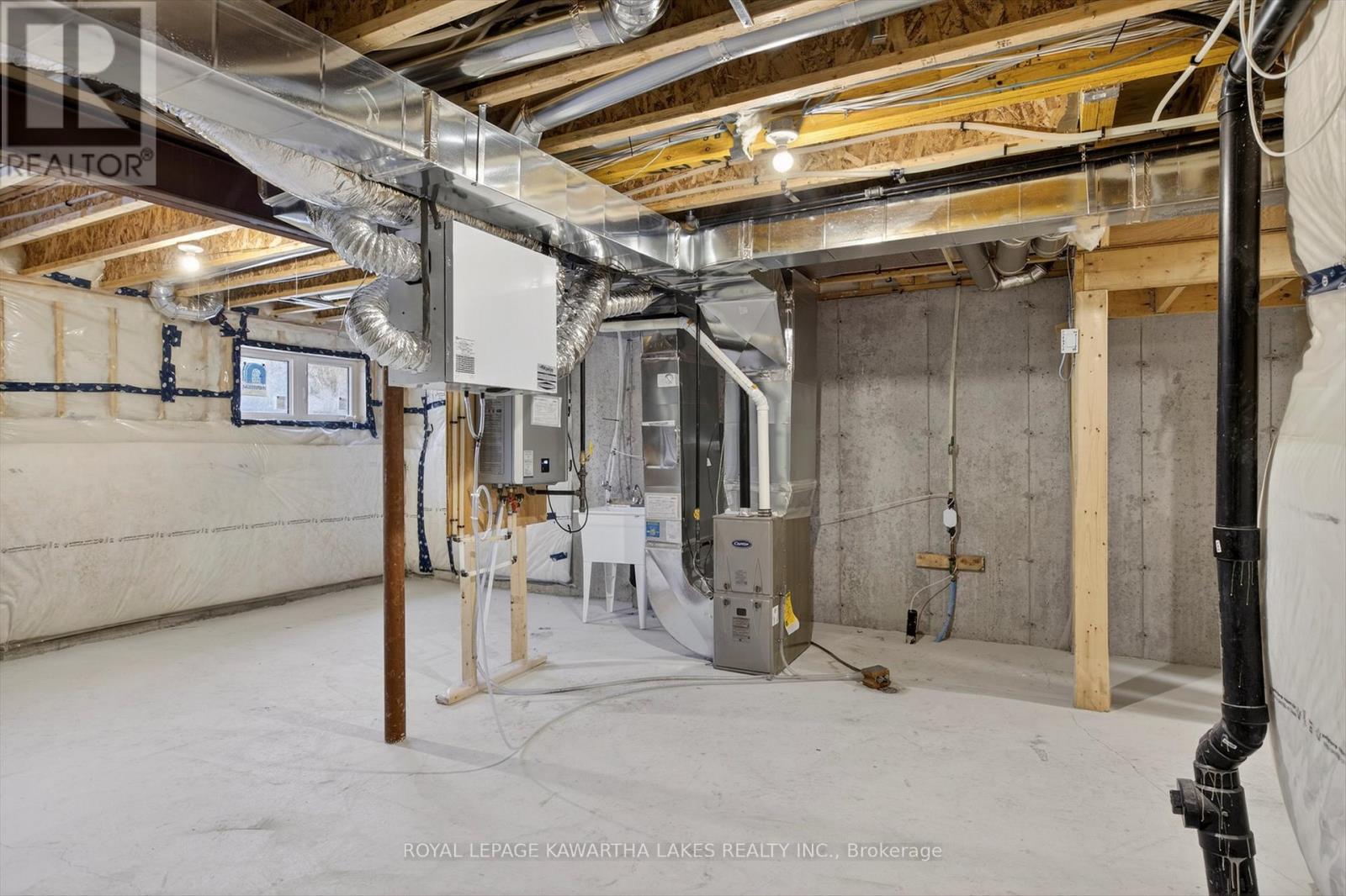 77 Watts Mew, Kawartha Lakes (Lindsay), Ontario  K9V 0T3 - Photo 40 - X12817954