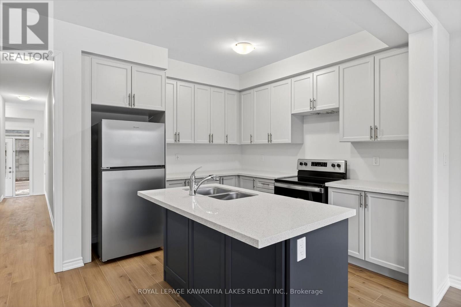 77 Watts Mew, Kawartha Lakes (Lindsay), Ontario  K9V 0T3 - Photo 8 - X12817954