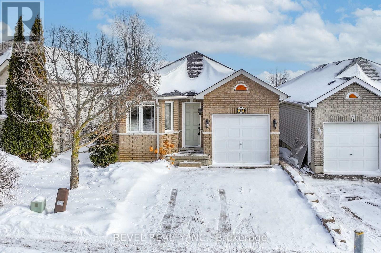 617 CLANCY CRESCENT, Peterborough, Ontario