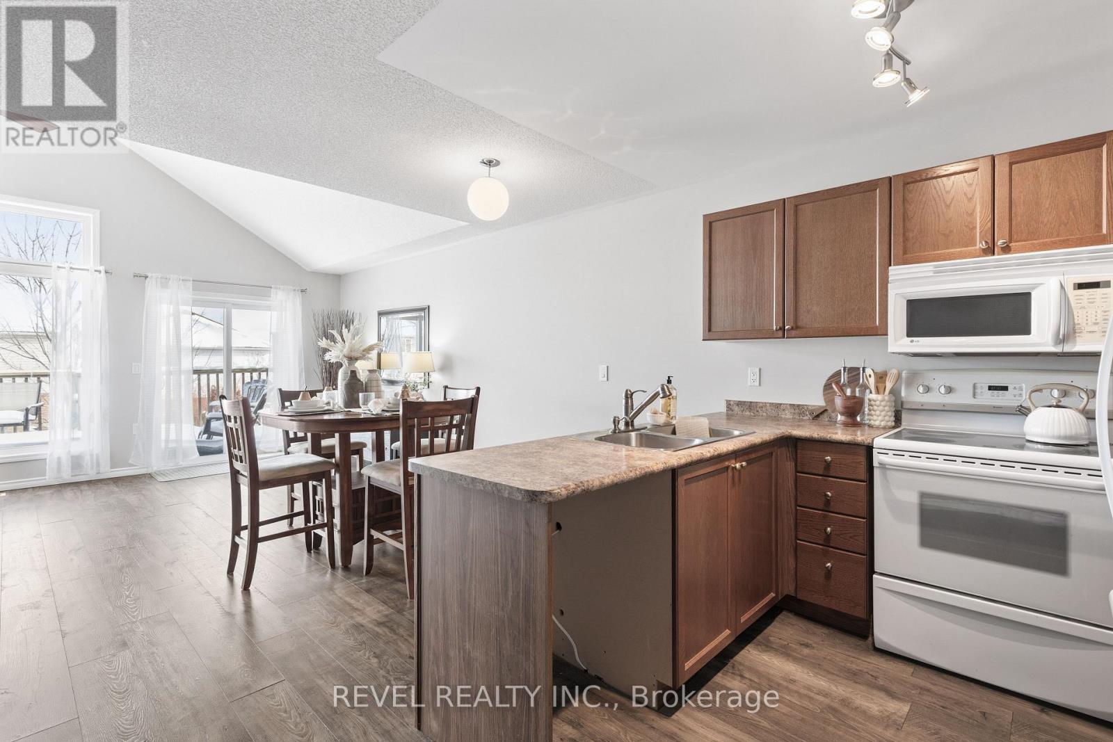 617 Clancy Crescent, Peterborough, Ontario  K9K 2S2 - Photo 6 - X12818018