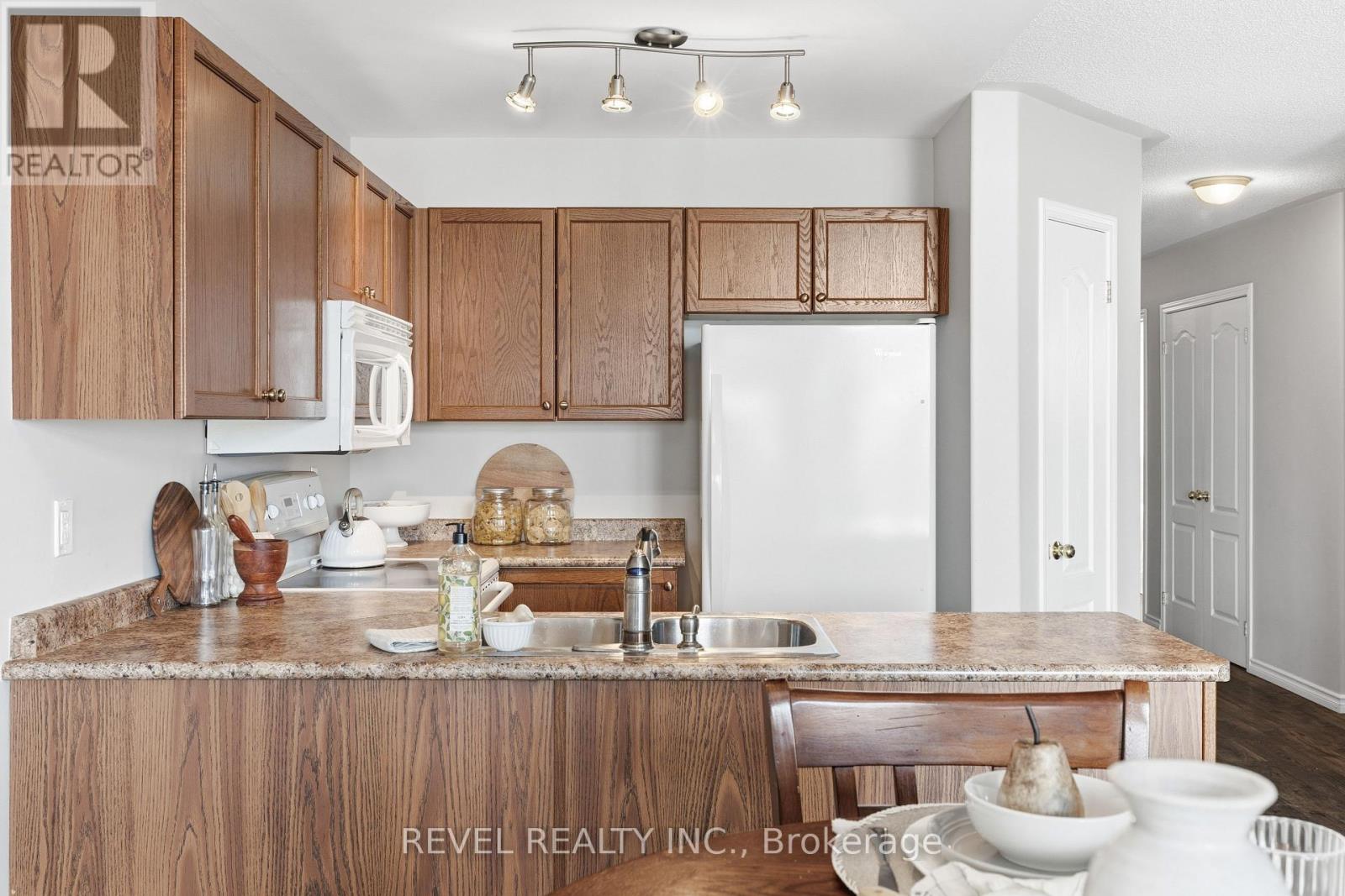 617 Clancy Crescent, Peterborough, Ontario  K9K 2S2 - Photo 9 - X12818018