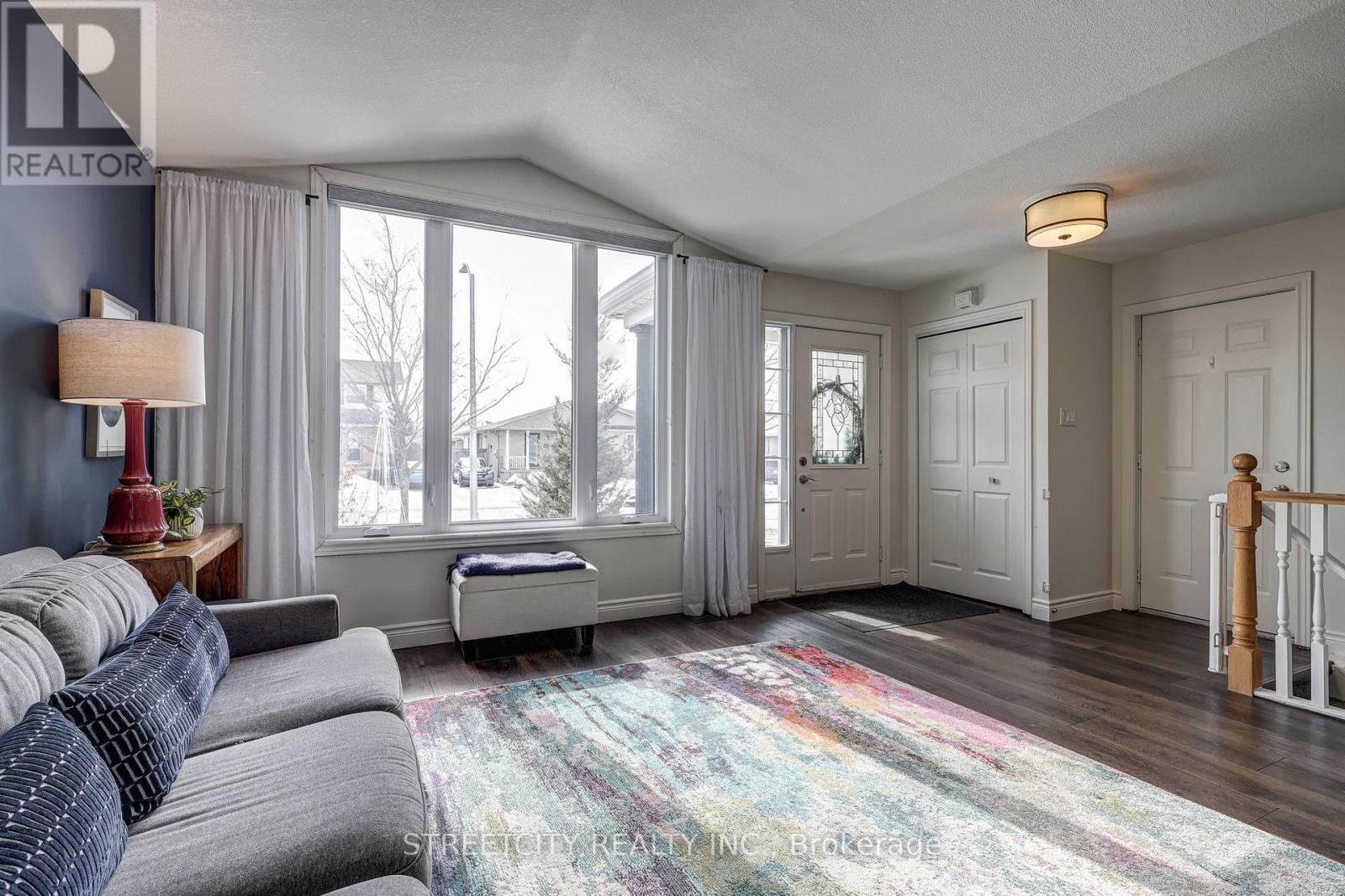 44 Rosethorn Court, St. Thomas, Ontario  N5R 6C9 - Photo 4 - X12817946