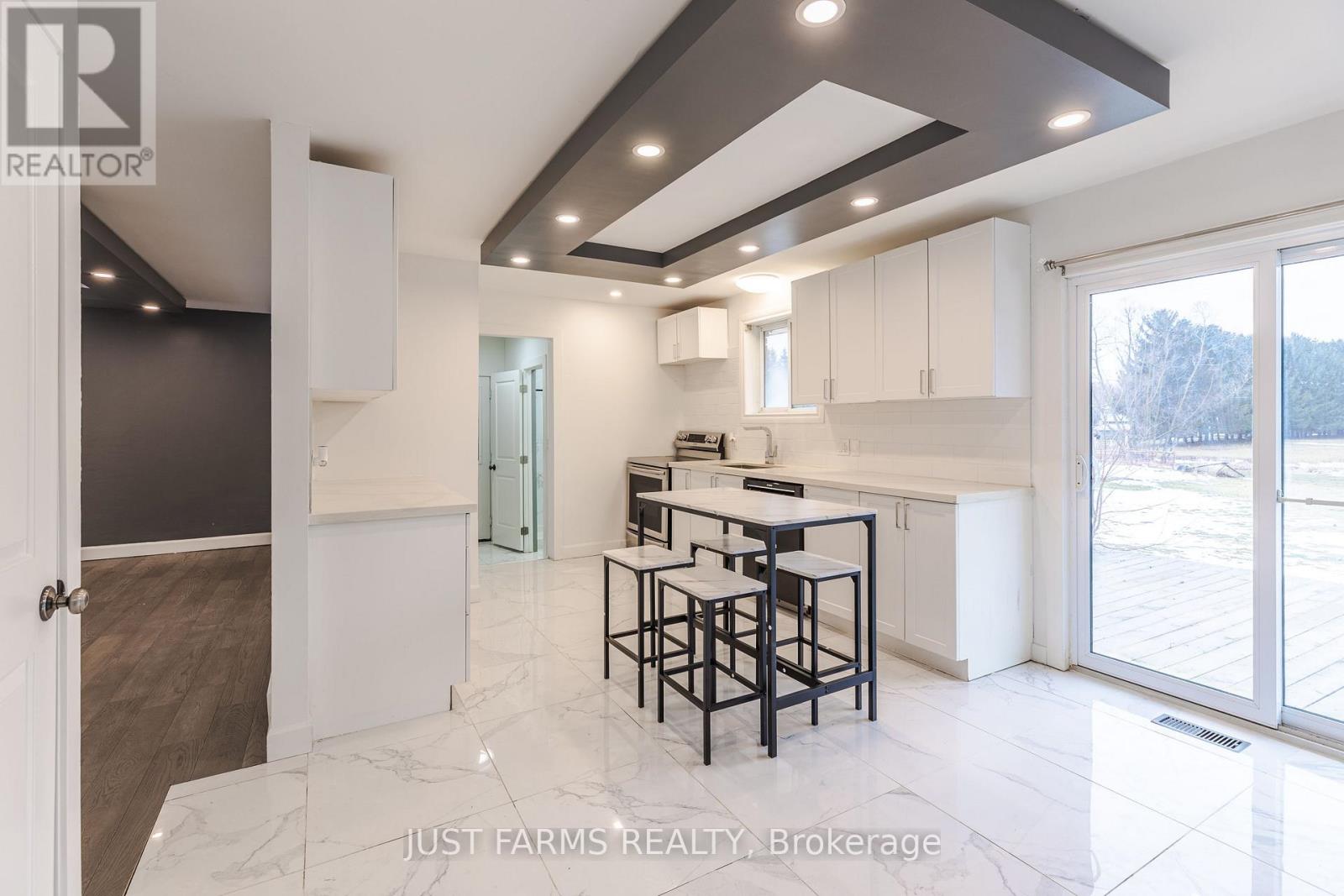 612 Trillium Drive, Southwest Middlesex, Ontario  N0L 1Z0 - Photo 15 - X12818024