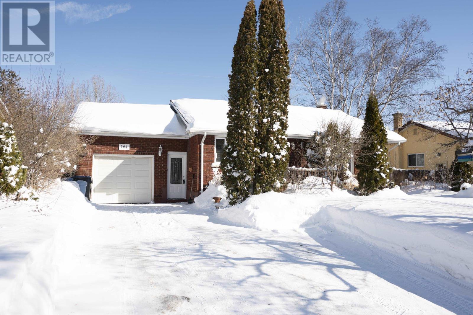 164 Robinson Dr, Thunder Bay, Ontario  P7A 6G5 - Photo 1 - TB2600289