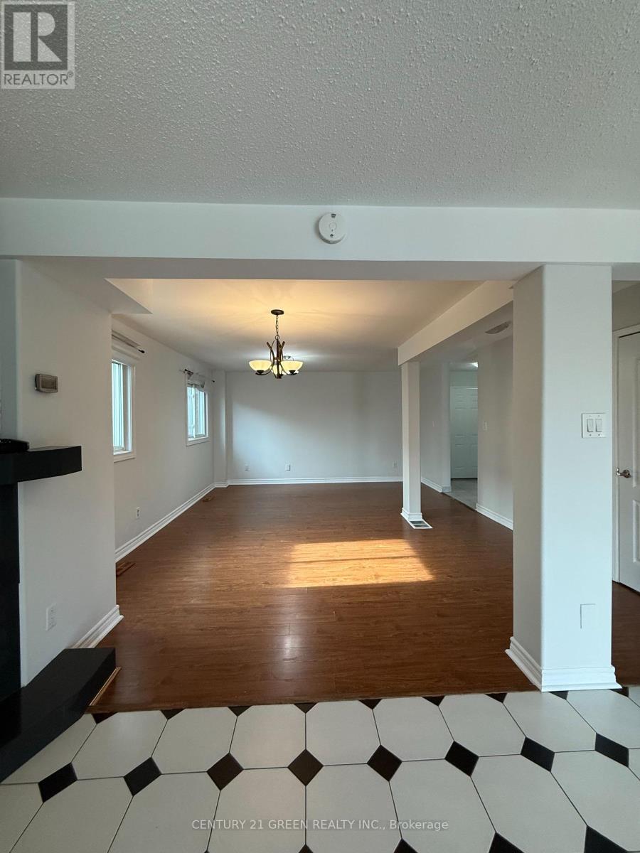 Upper Portion - 6071 Duford Drive, Mississauga, Ontario  L5V 1A8 - Photo 22 - W12809424