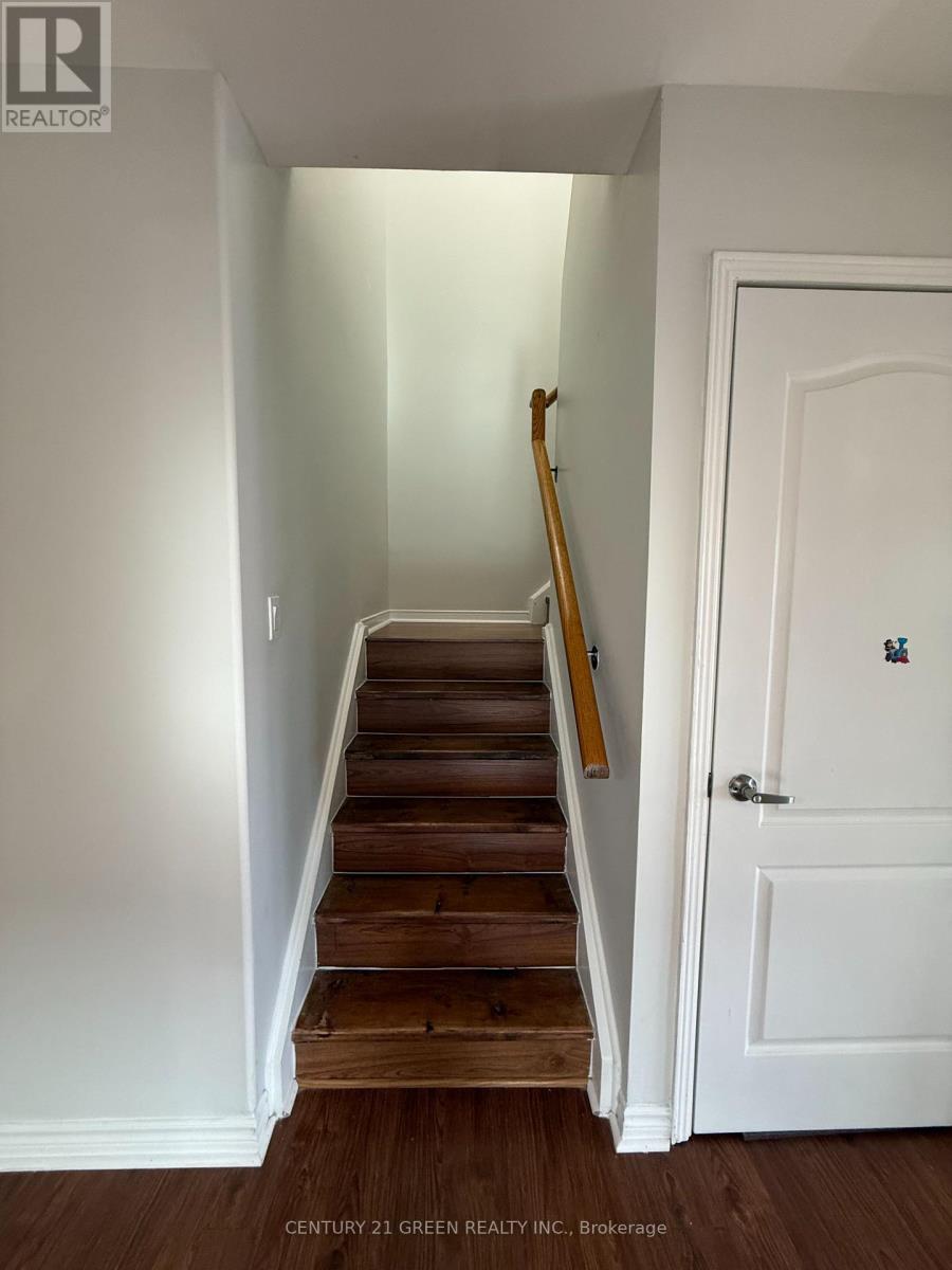 Upper Portion - 6071 Duford Drive, Mississauga, Ontario  L5V 1A8 - Photo 23 - W12809424