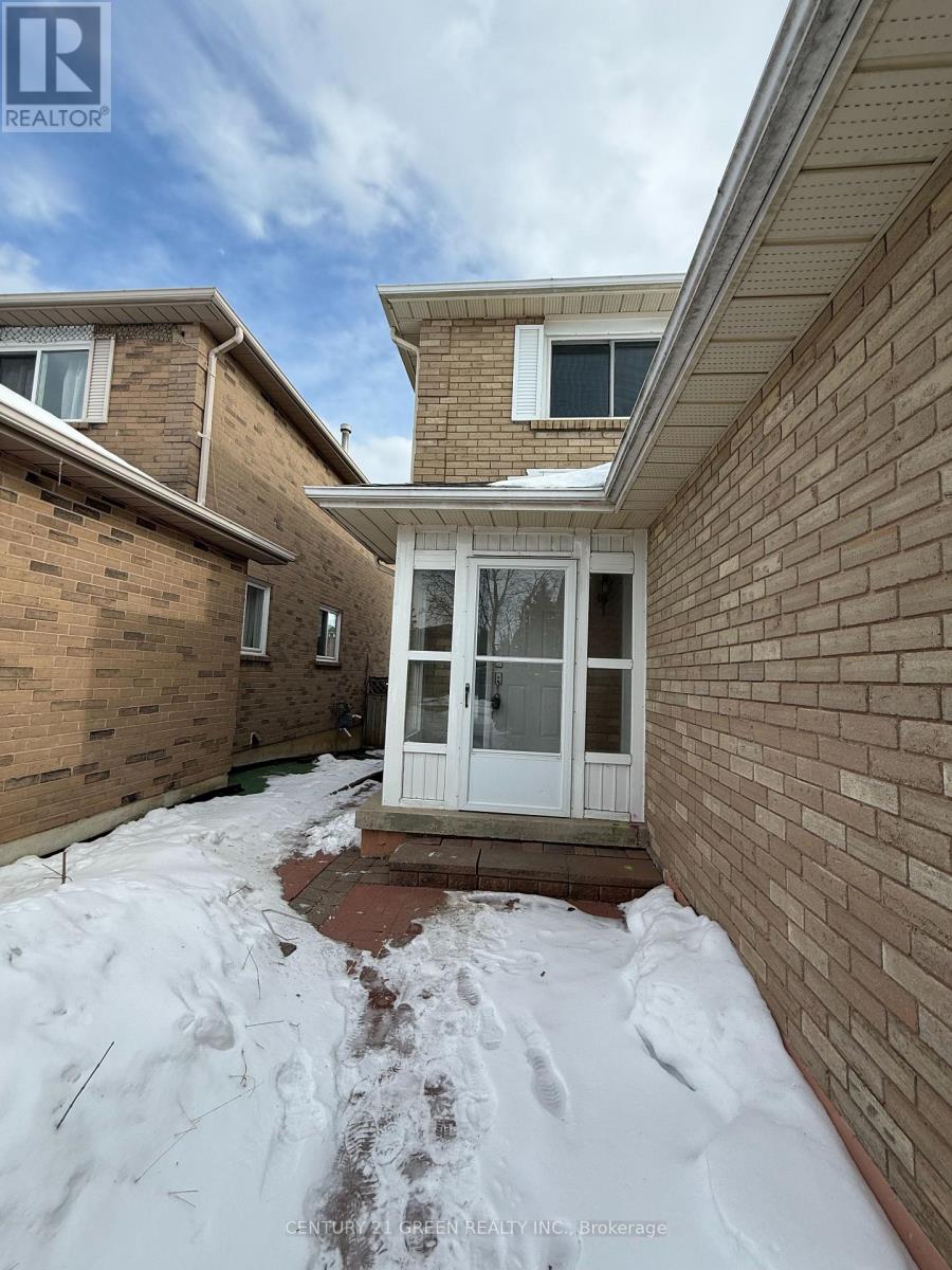 Upper Portion - 6071 Duford Drive, Mississauga, Ontario  L5V 1A8 - Photo 4 - W12809424