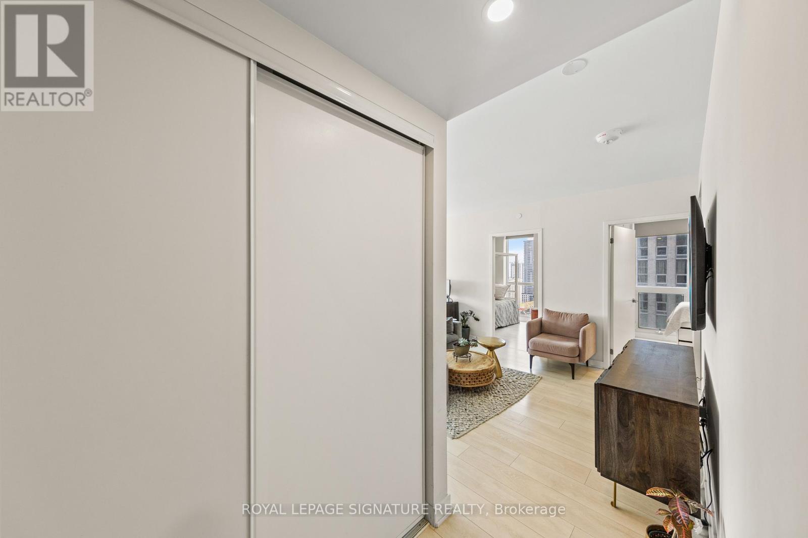 2007 - 6 Sonic Way, Toronto, Ontario  M3C 0P1 - Photo 10 - C12817982