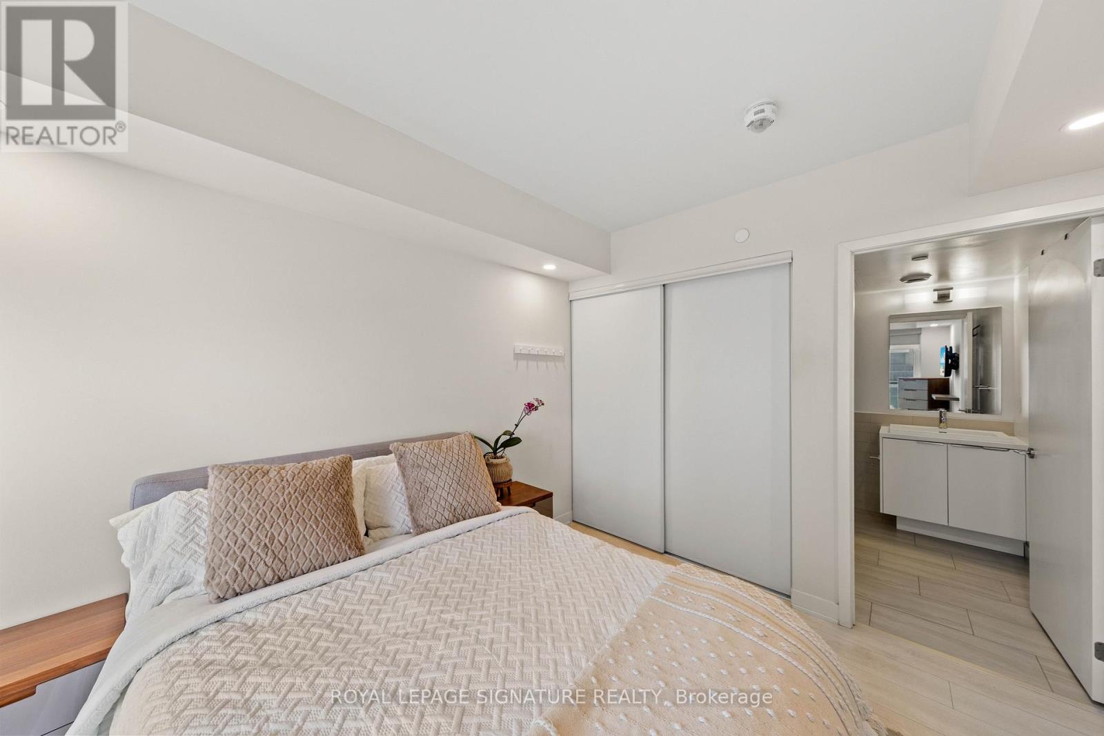 2007 - 6 Sonic Way, Toronto, Ontario  M3C 0P1 - Photo 29 - C12817982