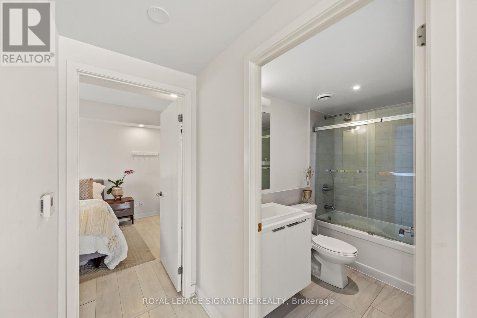 2007 - 6 Sonic Way, Toronto, Ontario  M3C 0P1 - Photo 37 - C12817982