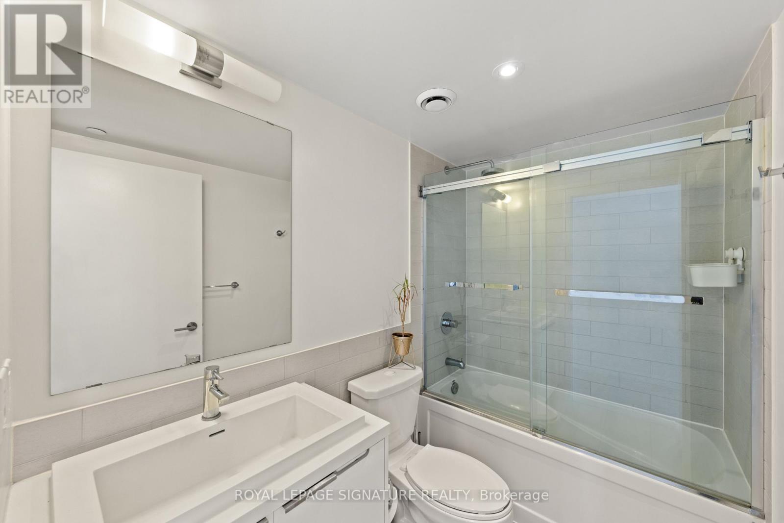 2007 - 6 Sonic Way, Toronto, Ontario  M3C 0P1 - Photo 38 - C12817982