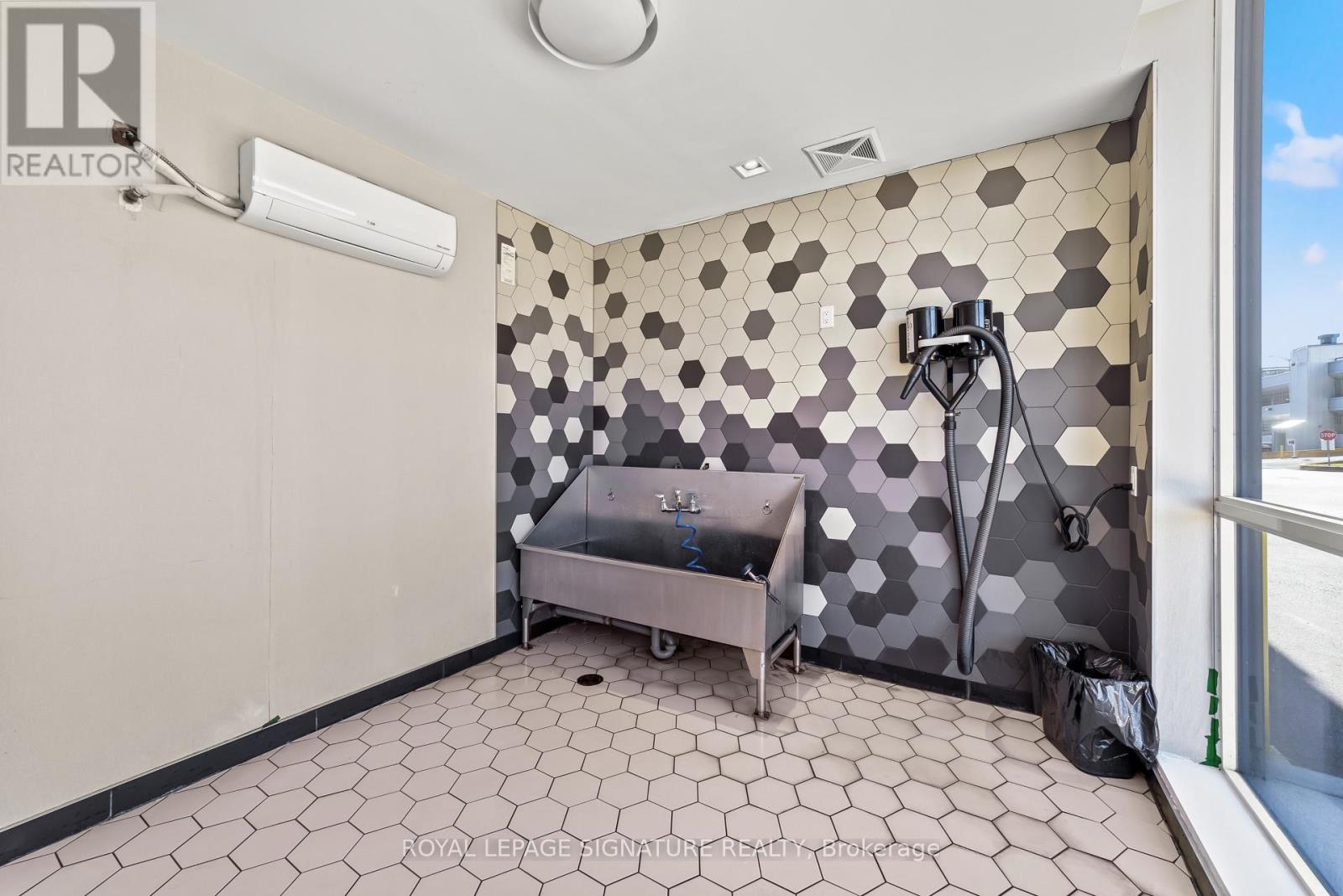 2007 - 6 Sonic Way, Toronto, Ontario  M3C 0P1 - Photo 48 - C12817982