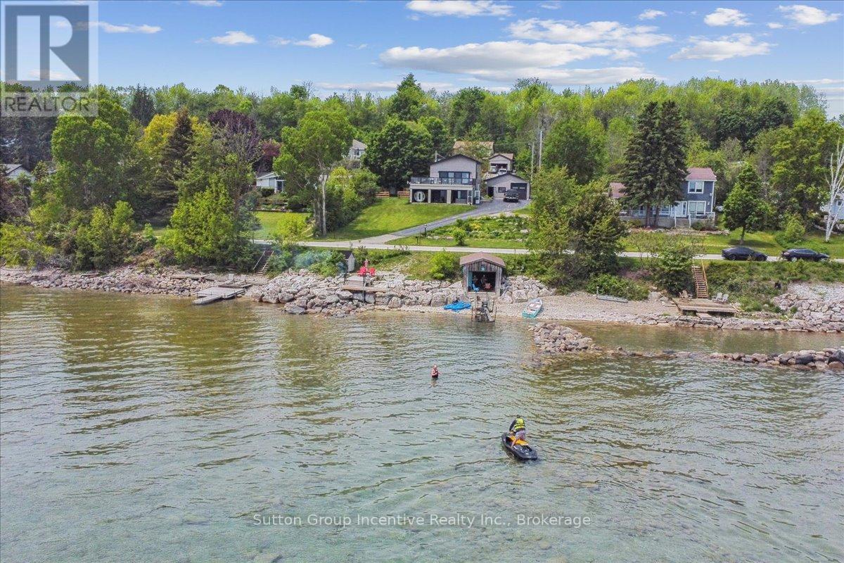 339520 Presqu'ile Road, Georgian Bluffs, Ontario  N0H 2T0 - Photo 2 - X12419322