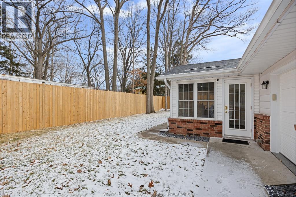 945 Laurier, Lasalle, Ontario N9J 1M9 - Photo 32 - 26003957