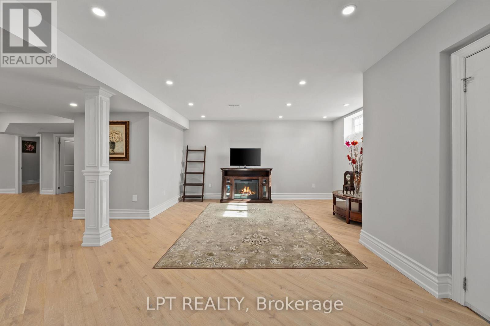 18 Wolford Court, Georgina, Ontario  L4P 0B1 - Photo 35 - N12818014