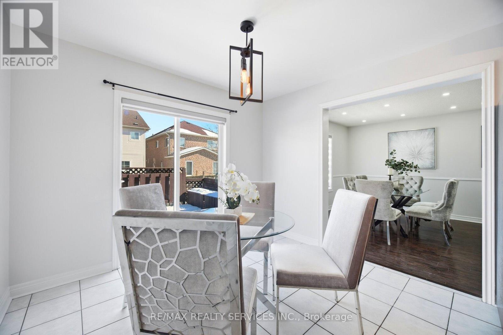 23 Wandering Trail Drive, Brampton, Ontario  L7A 1T5 - Photo 11 - W12817944