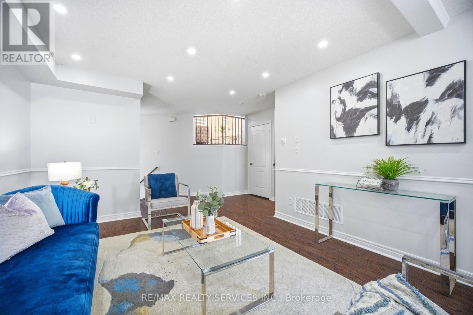 23 Wandering Trail Drive, Brampton, Ontario  L7A 1T5 - Photo 5 - W12817944